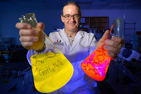 Chemist Françisco Raymo has designed tiny molecules that can be used to take highly detailed images of diseased cells.