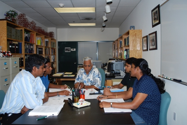 Students at Murthy research Lab